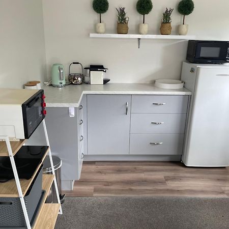 Modern Studio Apartment Motueka Buitenkant foto