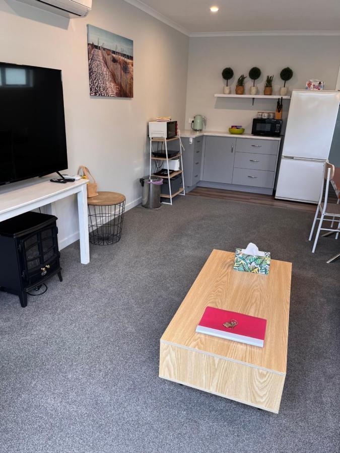 Modern Studio Apartment Motueka Buitenkant foto
