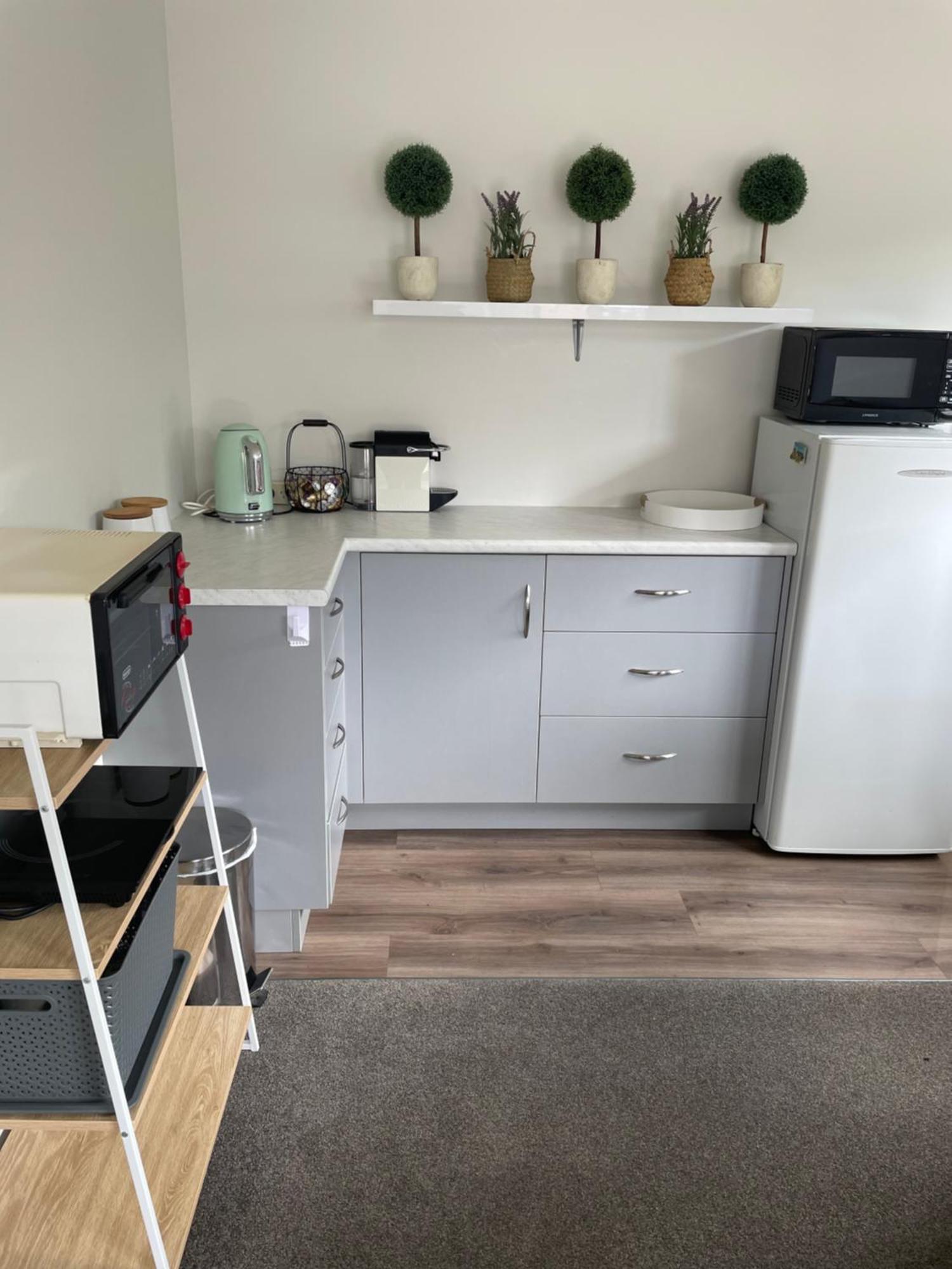 Modern Studio Apartment Motueka Buitenkant foto